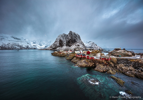 Hamnøy  with red cabins