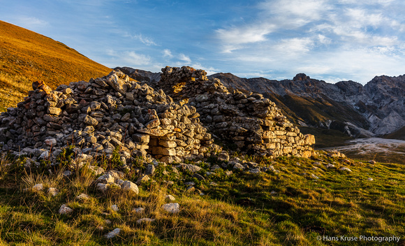 Old stone house on Campo Imperatore